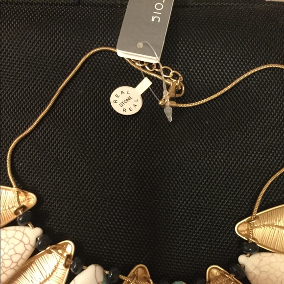 Parfois Shell Necklace - Picture 2 of 3